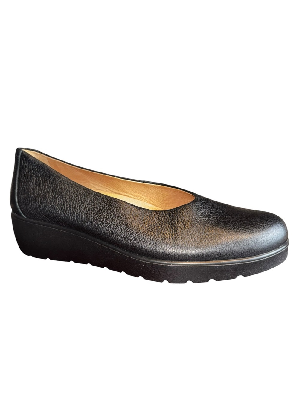 NWOB Brioso Pebbled Sabino Leather Slip On Women’s Comfort Shoes Size 11